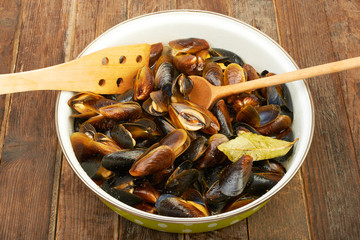 Boiled mussels