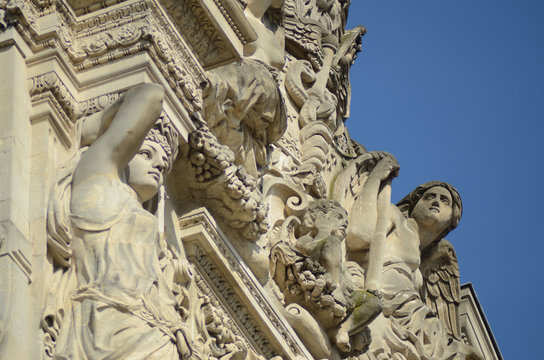 Le Louvre PARIS