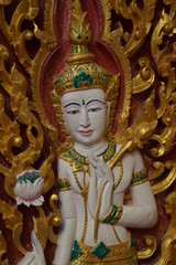 Fototapeta premium Buddhistische Tempelschnitzerei