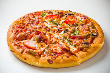 ミックスピザ　Mixture pizza