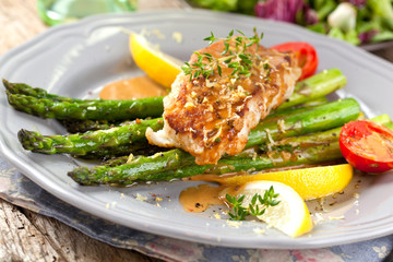 Spargel fisch teller