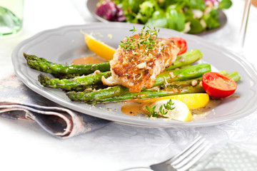 Spargel fisch teller