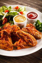 Grilled chicken nuggets and vegetables 