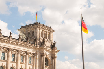 Fototapeta na wymiar Reichstag im Frühling 2015