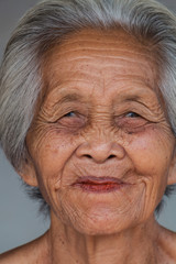 Portrait alte asiatische Frau