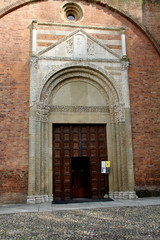 Fototapeta na wymiar portale della basilica di S. Pietro in Ciel d'oro, Pavia
