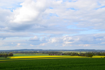 Obraz premium Frühlingswolken über Schaumburg