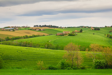 Fototapeta na wymiar Area rurale nei pressi di Tolentino nelle Marche