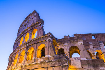 Obraz premium Twilight of Colosseum the landmark of Rome, Italy