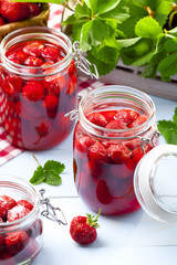 Homemade preserves, prepare compote of strawberries.