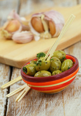 Green olives with garlic
