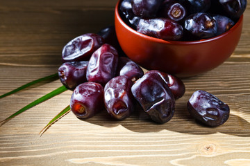 juicy dates