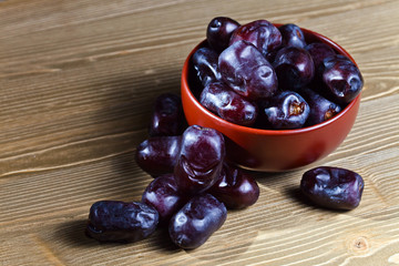 juicy dates