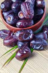juicy dates