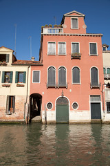 Maison vénitienne les pieds dans l'eau