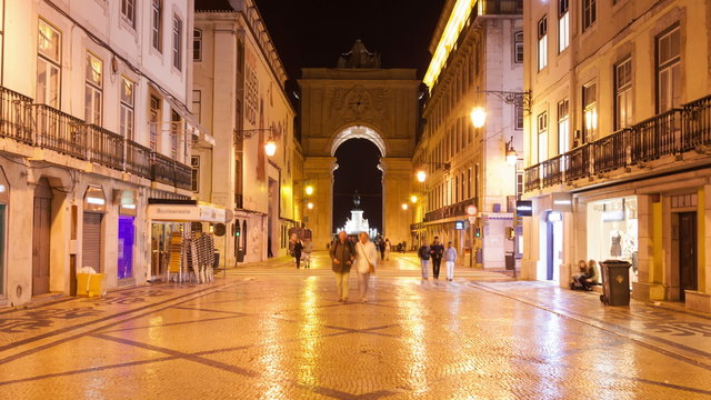 4K night timelpase of Augusta street in Lisbon , Portugal