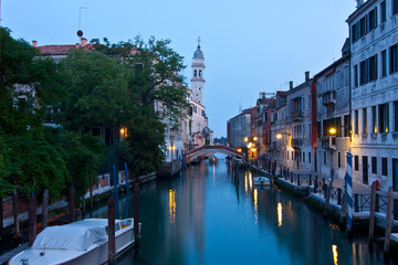 Fototapeta na wymiar Venedigt bei Nacht