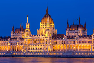 Fototapeta na wymiar Hungarian parliament in Budapest