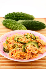 ゴーヤーチャンプルーとゴーヤー