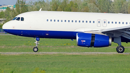 airplane © Tomasz Warszewski