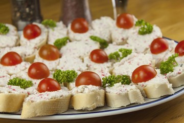 Homework quick meals, canapes with butter and vegetables