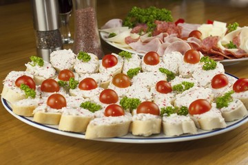 Homework quick meals, canapes with butter and vegetables