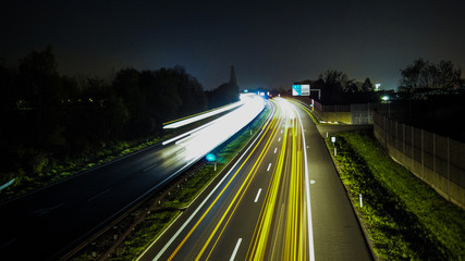 Timelapse Autobahn bei Nacht in HDR