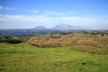 くじゅう高原と阿蘇山