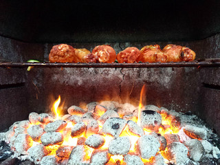 H&auml;hnchen-Keulen auf dem Grill