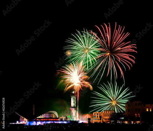 Wo silvester feiern? die besten reiseziele für neujahr mit dem camper! "Warnemünde Silvester" Stockfotos und lizenzfreie Bilder auf Fotolia