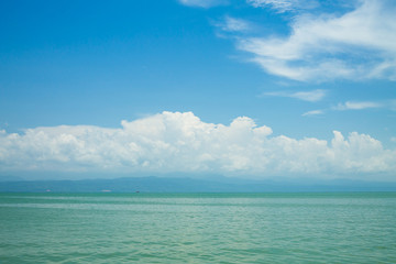 Fototapeta na wymiar Blue sky and cloud over the Gulf of thailand