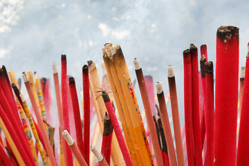burn joss sticks