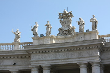 Fototapeta na wymiar バチカン市国のサンピエトロ大聖堂の彫刻