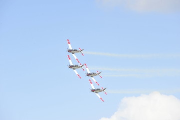 Synchronized flight of 4 planes in the team