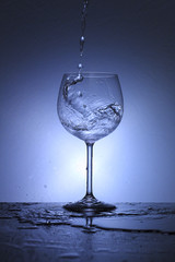 calice con acqua