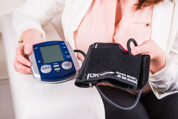 Blood pressure gauge examination