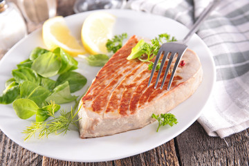 grilled tuna steak and salad