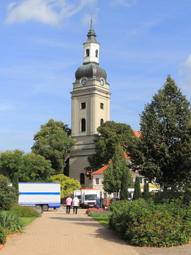 Markt mit St. Trinitatiskirche in Genthin
