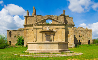 Chiesa di San Bonaventura e fontana a Monterano