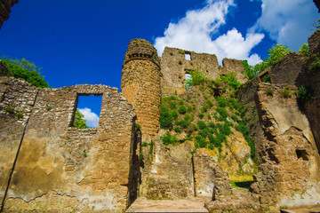 Mura del castello di Monterano in Italai