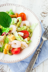 Healthy salad with shrimps