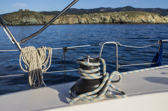 Winch with rope on the yacht