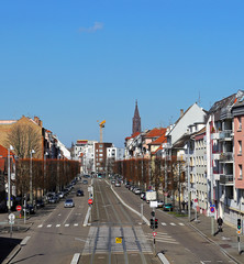 avenue avec ligne de tram à Strasbourg