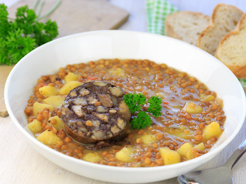 hausgemachte linsensuppe