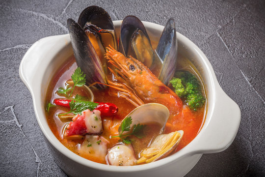 ペスカトーレ　イタリア料理　 pescatore Fishery soup 
