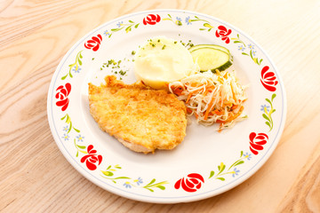 schnitzel with mashed potatoes