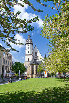 Thomaskirche im Fr&uuml;hling
