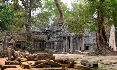 Naklejka premium Ancient temple Ta Prohm Angkor Wat Cambodia