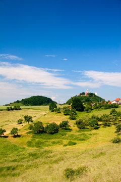 Sommerlandschaft bei Seitenroda mit Leuchtenburg