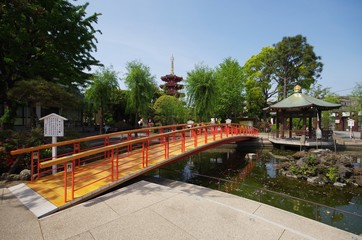Naklejka premium 川崎大師の境内